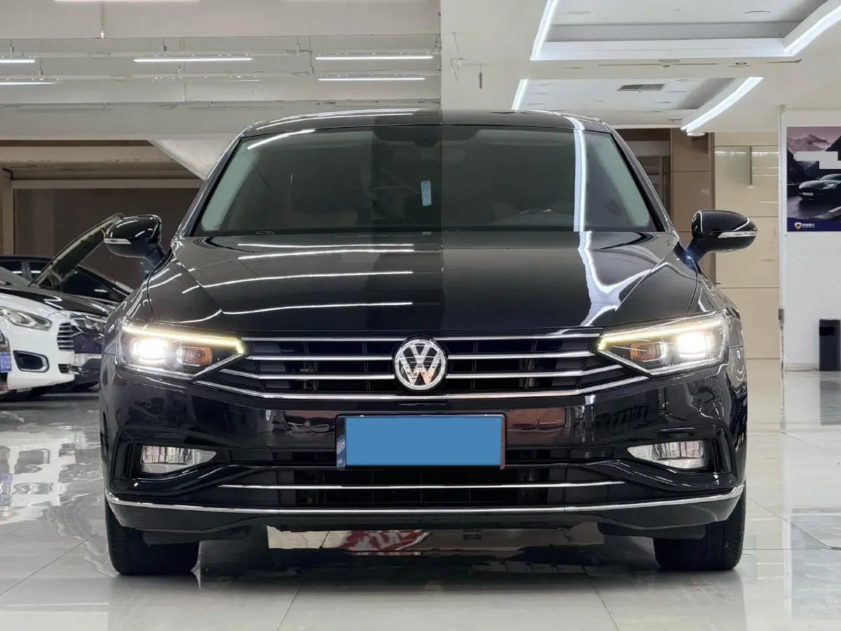 2020 Volkswagen Magotan 2.0T 186HP L4 7DCT,autocango,china used car exporter,china ev exporter,chinese used car exporter,chinese used ev exporter