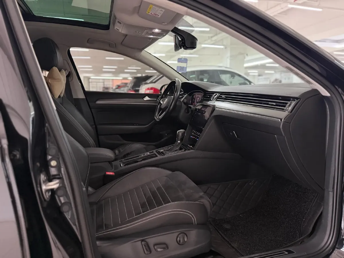 2020 Volkswagen Magotan 2.0T 186HP L4 7DCT,autocango,china used car exporter,china ev exporter,chinese used car exporter,chinese used ev exporter