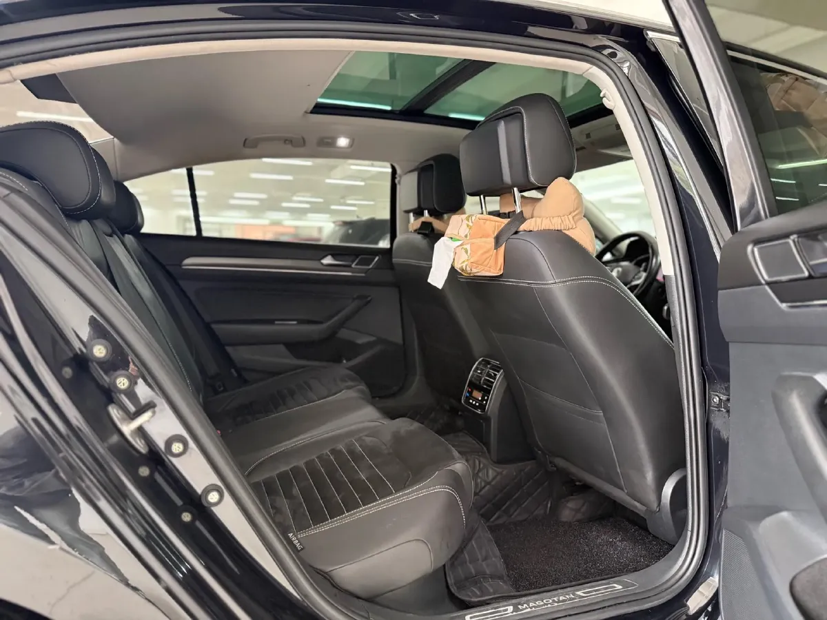 2020 Volkswagen Magotan 2.0T 186HP L4 7DCT,autocango,china used car exporter,china ev exporter,chinese used car exporter,chinese used ev exporter