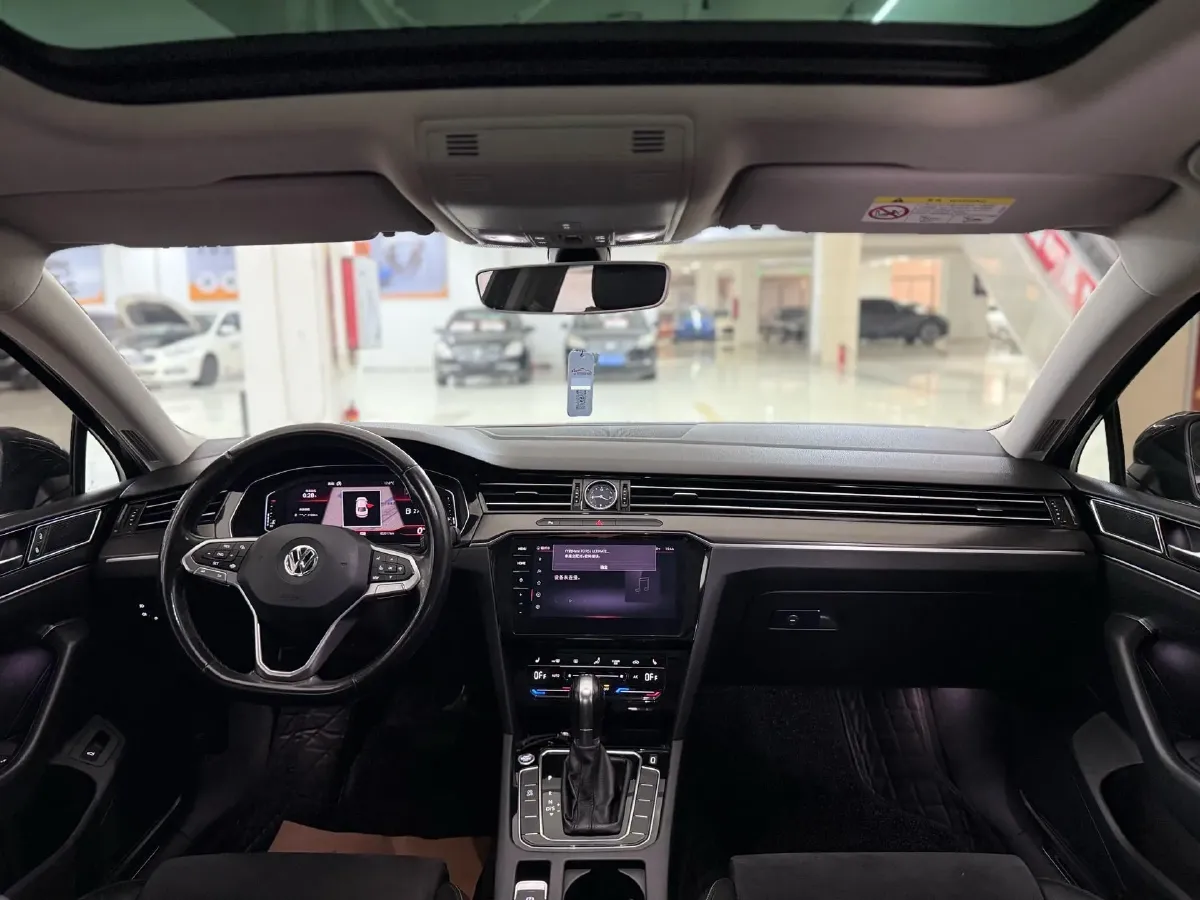 2020 Volkswagen Magotan 2.0T 186HP L4 7DCT,autocango,china used car exporter,china ev exporter,chinese used car exporter,chinese used ev exporter