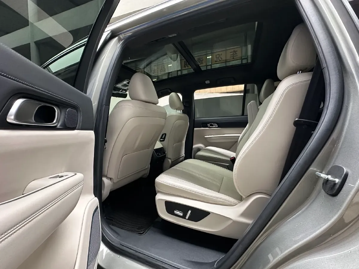 2020 Li ONE Range Extended 131HP REEV 40.5KWH,autocango,china used car exporter,china ev exporter,chinese used car exporter,chinese used ev exporter