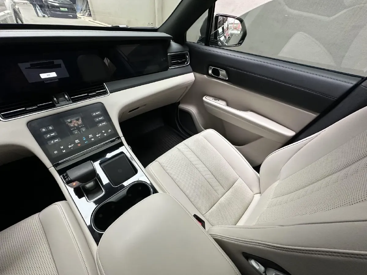 2020 Li ONE Range Extended 131HP REEV 40.5KWH,autocango,china used car exporter,china ev exporter,chinese used car exporter,chinese used ev exporter