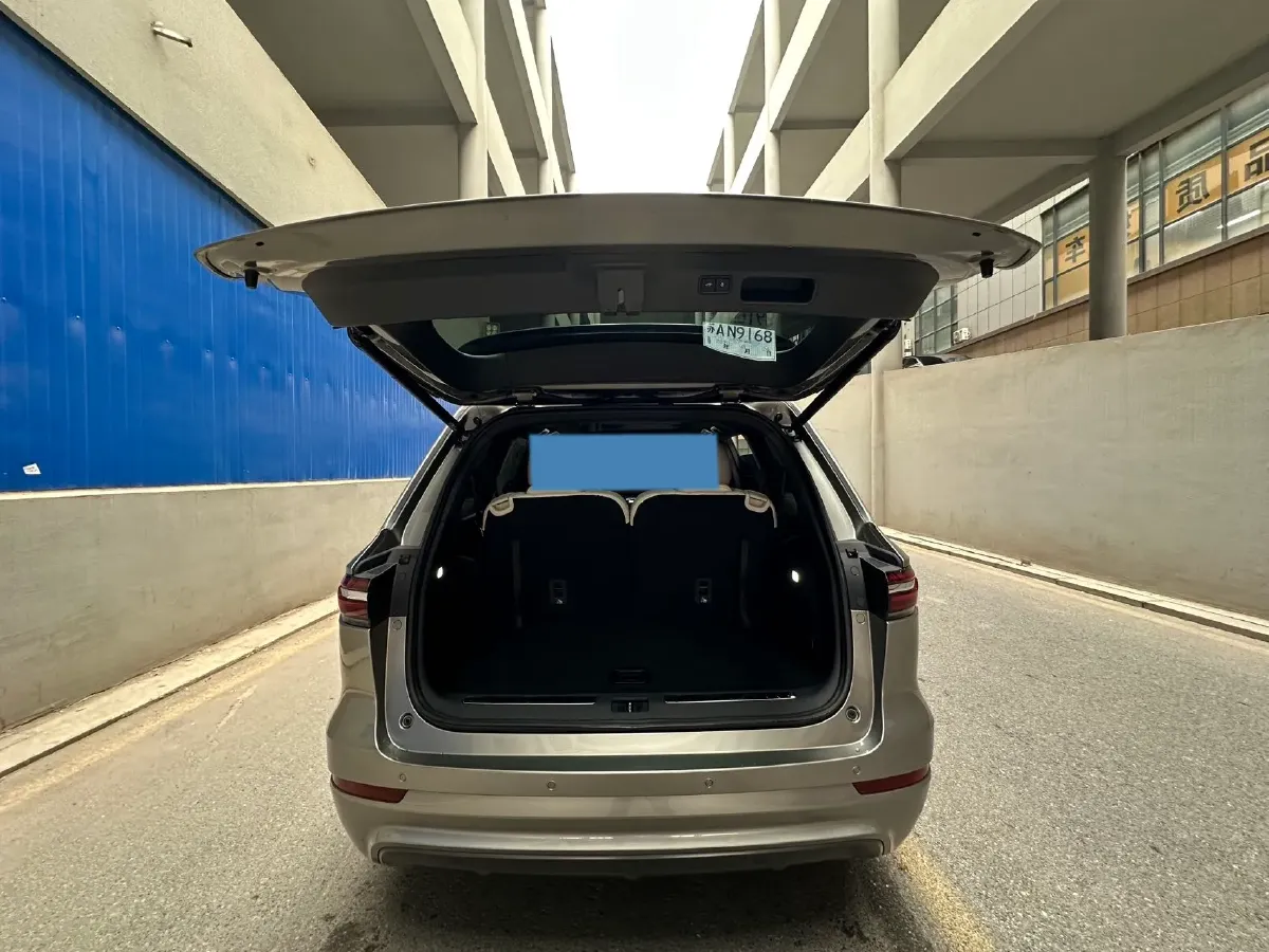 2020 Li ONE Range Extended 131HP REEV 40.5KWH,autocango,china used car exporter,china ev exporter,chinese used car exporter,chinese used ev exporter