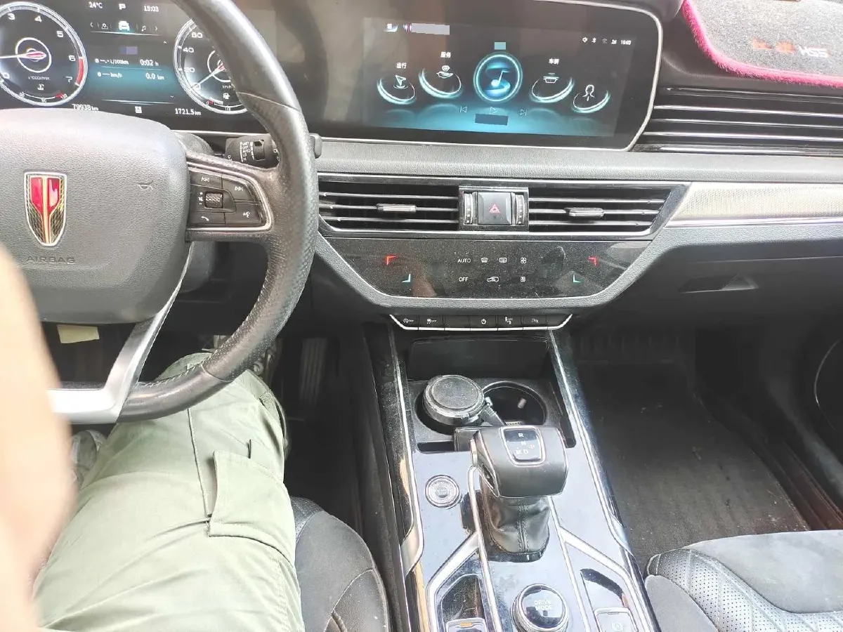 2022 HongQi HS5 2.0T 224HP L4 6AT,autocango,china used car exporter,china ev exporter,chinese used car exporter,chinese used ev exporter