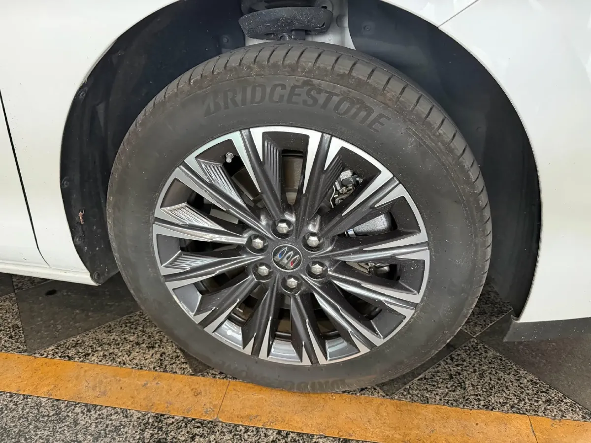 2025 Buick GL8 2.0T 237HP L4 9AT,autocango,china used car exporter,china ev exporter,chinese used car exporter,chinese used ev exporter