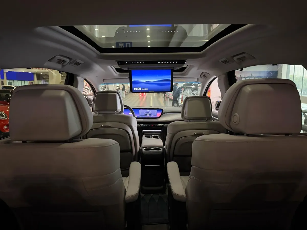 2025 Buick GL8 2.0T 237HP L4 9AT,autocango,china used car exporter,china ev exporter,chinese used car exporter,chinese used ev exporter