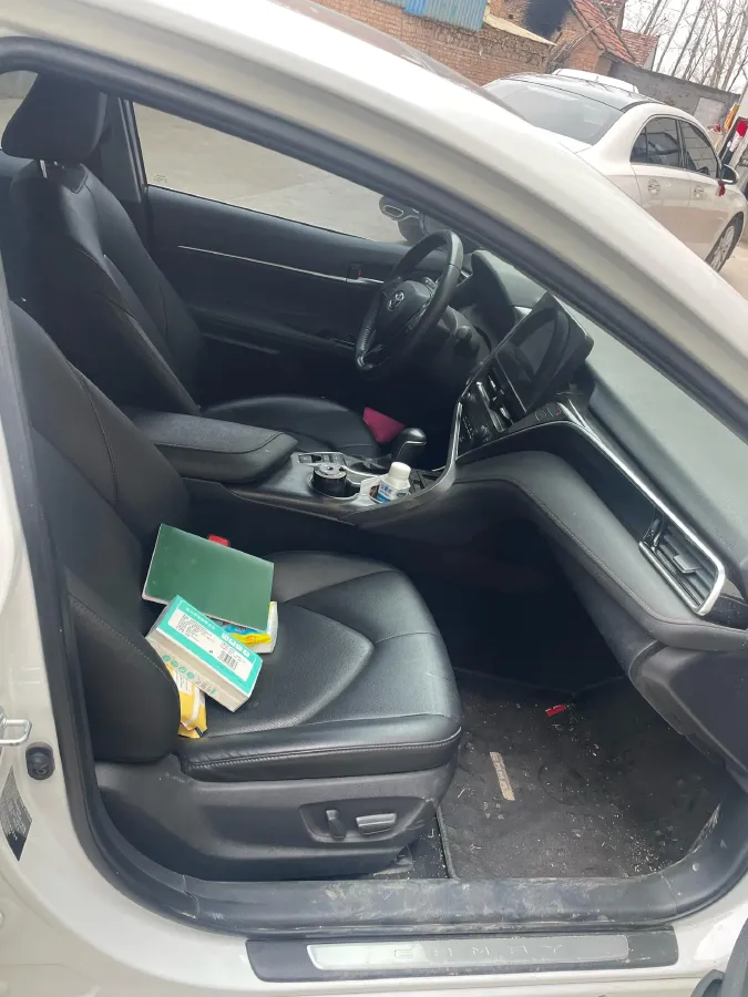 2023 Toyota Camry 2.5L 207HP L4 8AT,autocango,china used car exporter,china ev exporter,chinese used car exporter,chinese used ev exporter