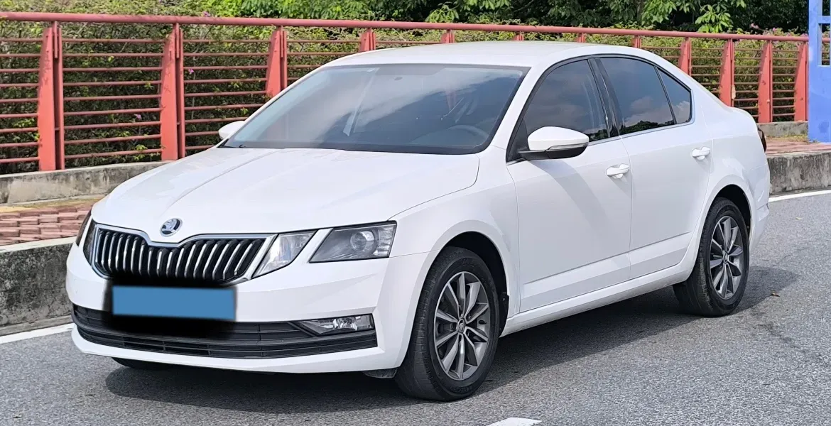 2022 Skoda Octavia 1.5L 113HP L4 6AT,autocango,china used car exporter,china ev exporter,chinese used car exporter,chinese used ev exporter