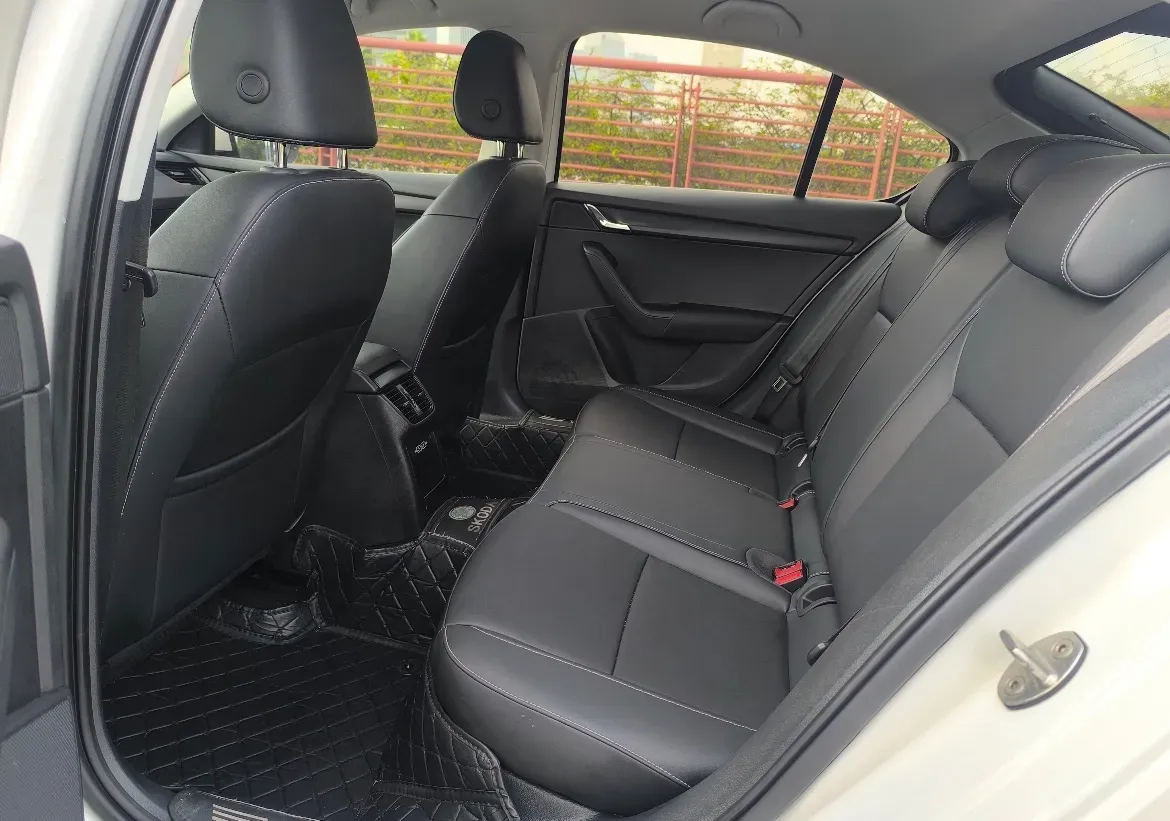 2022 Skoda Octavia 1.5L 113HP L4 6AT,autocango,china used car exporter,china ev exporter,chinese used car exporter,chinese used ev exporter