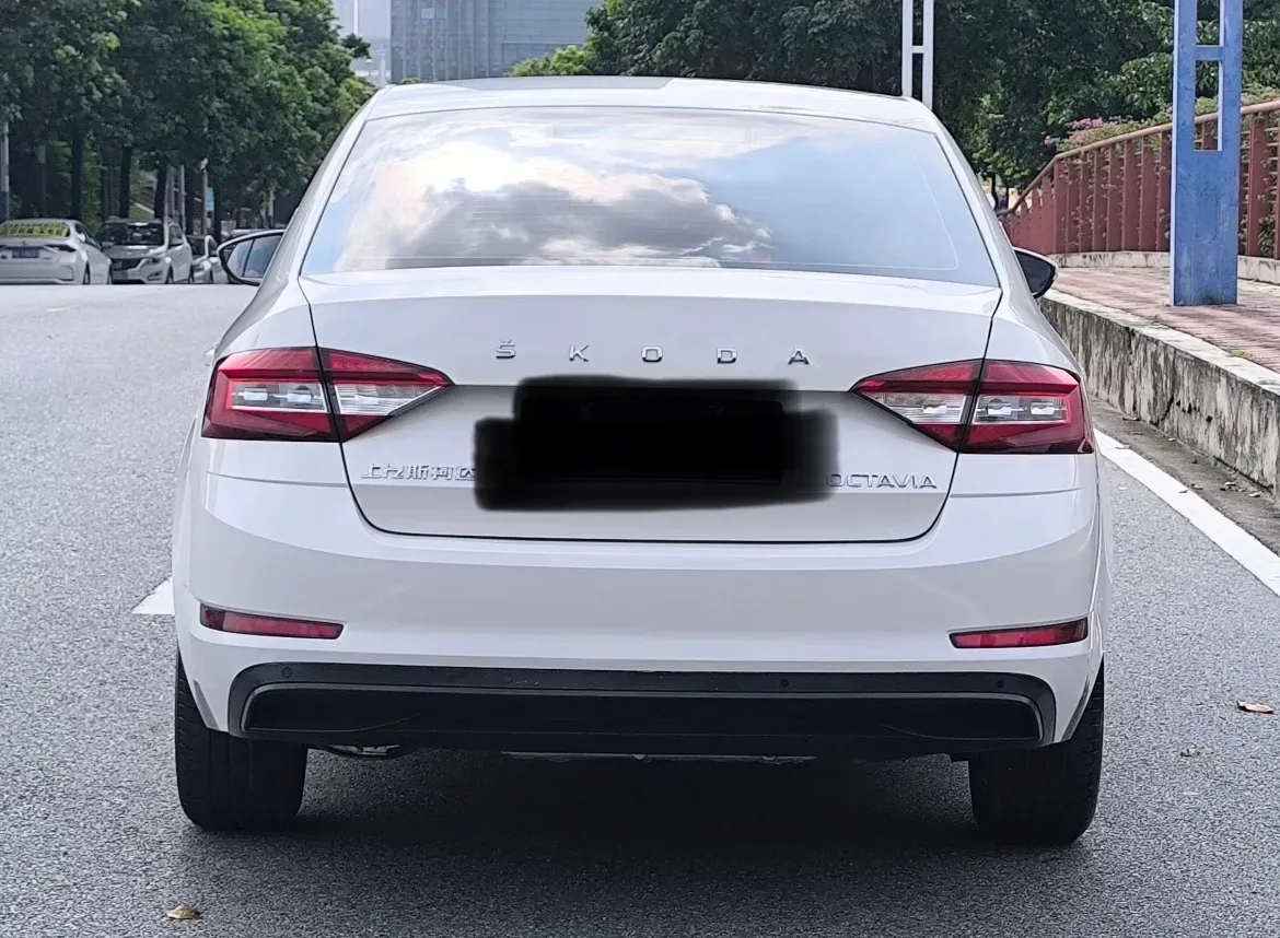 2022 Skoda Octavia 1.5L 113HP L4 6AT,autocango,china used car exporter,china ev exporter,chinese used car exporter,chinese used ev exporter