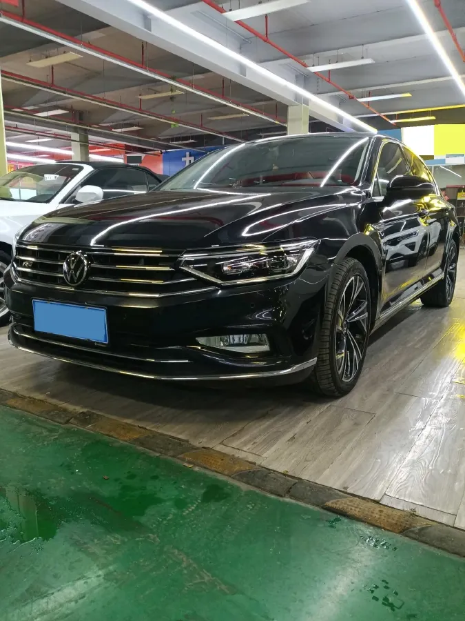 2020 Volkswagen Magotan 2.0T 186HP L4 7DCT,autocango,china used car exporter,china ev exporter,chinese used car exporter,chinese used ev exporter