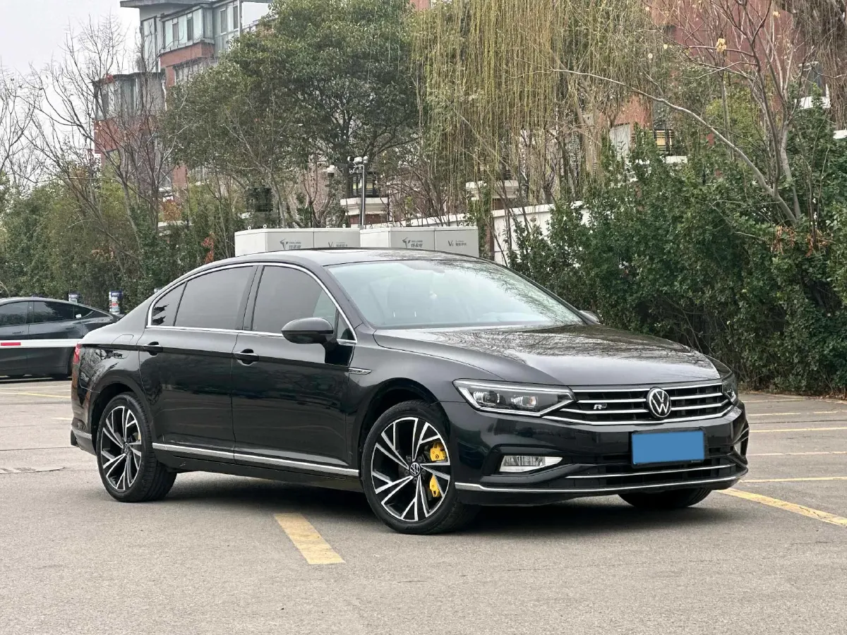 2020 Volkswagen Magotan 2.0T 186HP L4 7DCT,autocango,china used car exporter,china ev exporter,chinese used car exporter,chinese used ev exporter