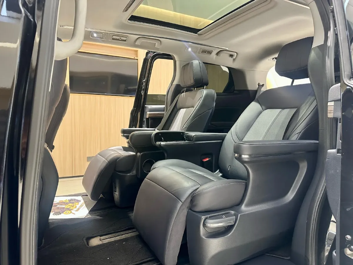 2021 GAC Trumpchi M8 2.0T 252HP L4 8AT,autocango,china used car exporter,china ev exporter,chinese used car exporter,chinese used ev exporter