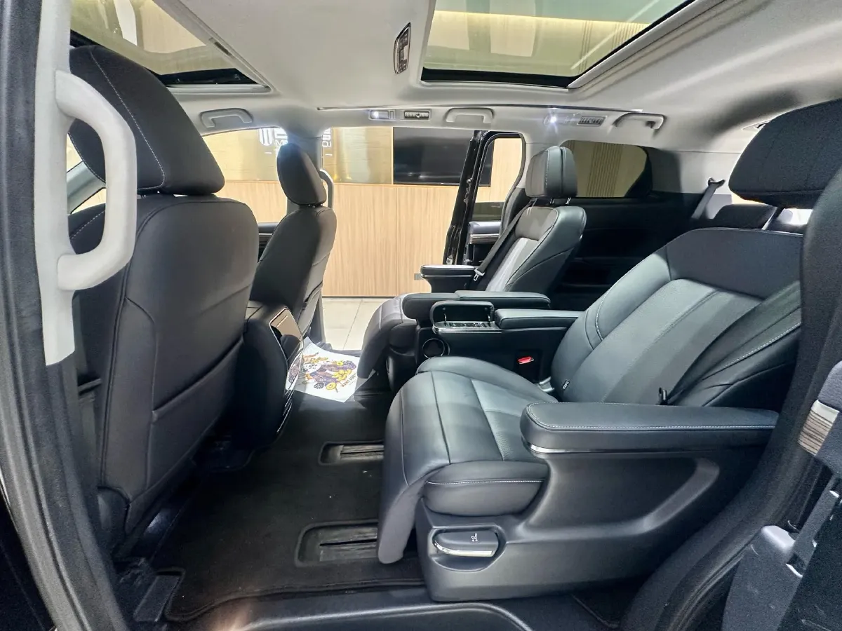 2021 GAC Trumpchi M8 2.0T 252HP L4 8AT,autocango,china used car exporter,china ev exporter,chinese used car exporter,chinese used ev exporter