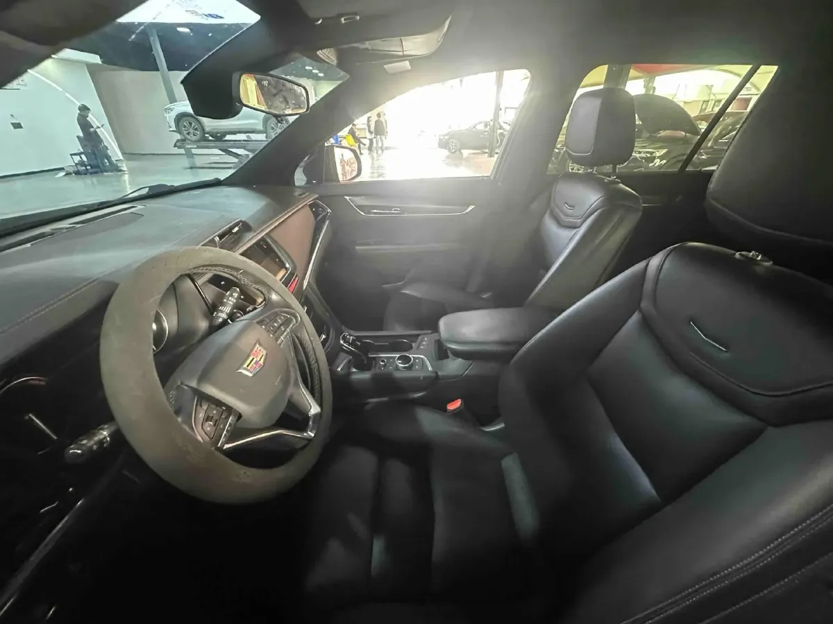 2021 Cadillac XT6 2.0T 237HP L4 9AT,autocango,china used car exporter,china ev exporter,chinese used car exporter,chinese used ev exporter