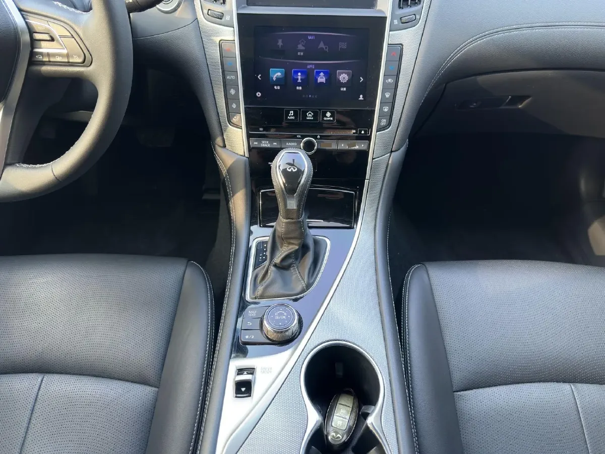 2018 Jeep Grand Commander 2.0T 265HP L4 9AT,autocango,china used car exporter,china ev exporter,chinese used car exporter,chinese used ev exporter