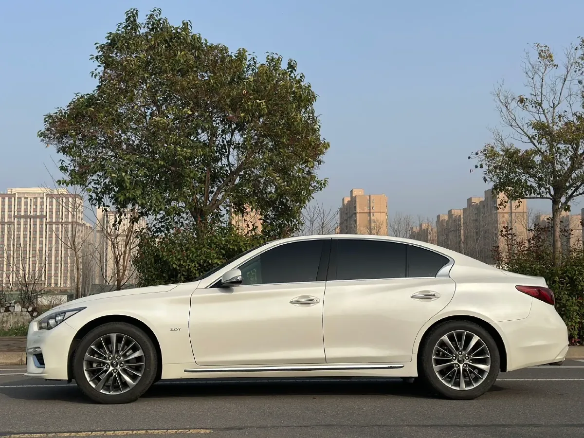 2018 Jeep Grand Commander 2.0T 265HP L4 9AT,autocango,china used car exporter,china ev exporter,chinese used car exporter,chinese used ev exporter