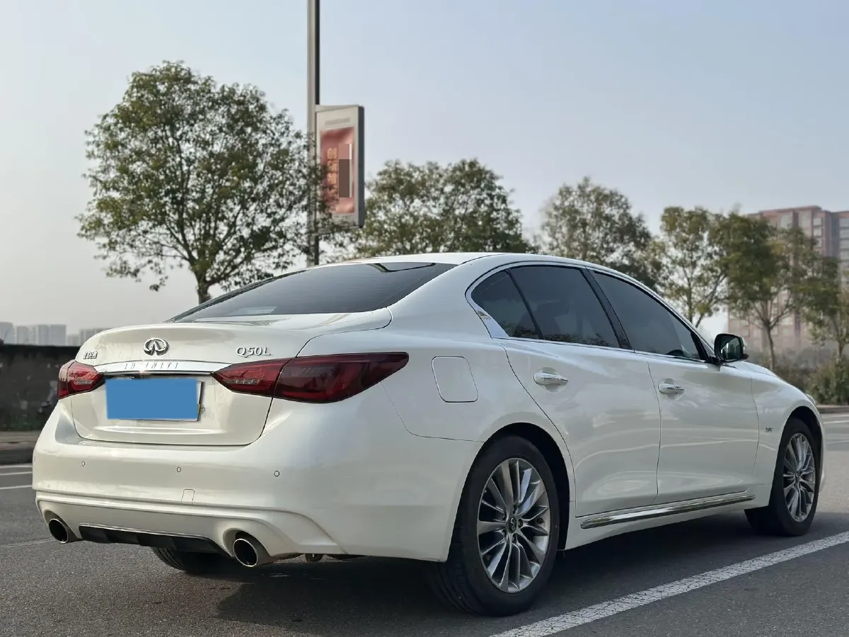 2018 Jeep Grand Commander 2.0T 265HP L4 9AT,autocango,china used car exporter,china ev exporter,chinese used car exporter,chinese used ev exporter