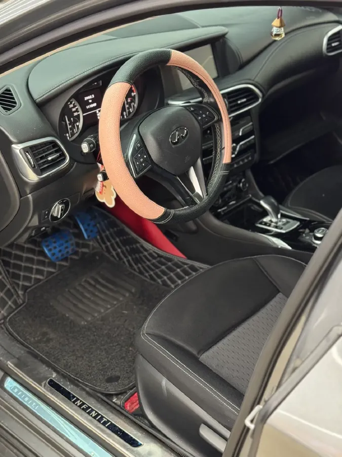 2017 Infiniti QX30 2.0T 211HP L4 7DCT,autocango,china used car exporter,china ev exporter,chinese used car exporter,chinese used ev exporter