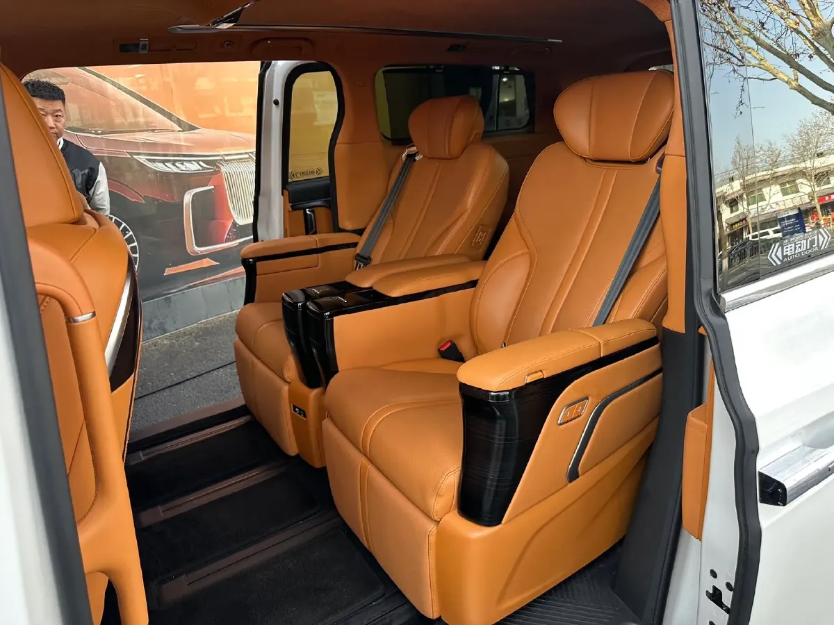 2024 Voyah ZhuiGuang 1.5T 136HP L4 PHEV 43KWH,autocango,china used car exporter,china ev exporter,chinese used car exporter,chinese used ev exporter