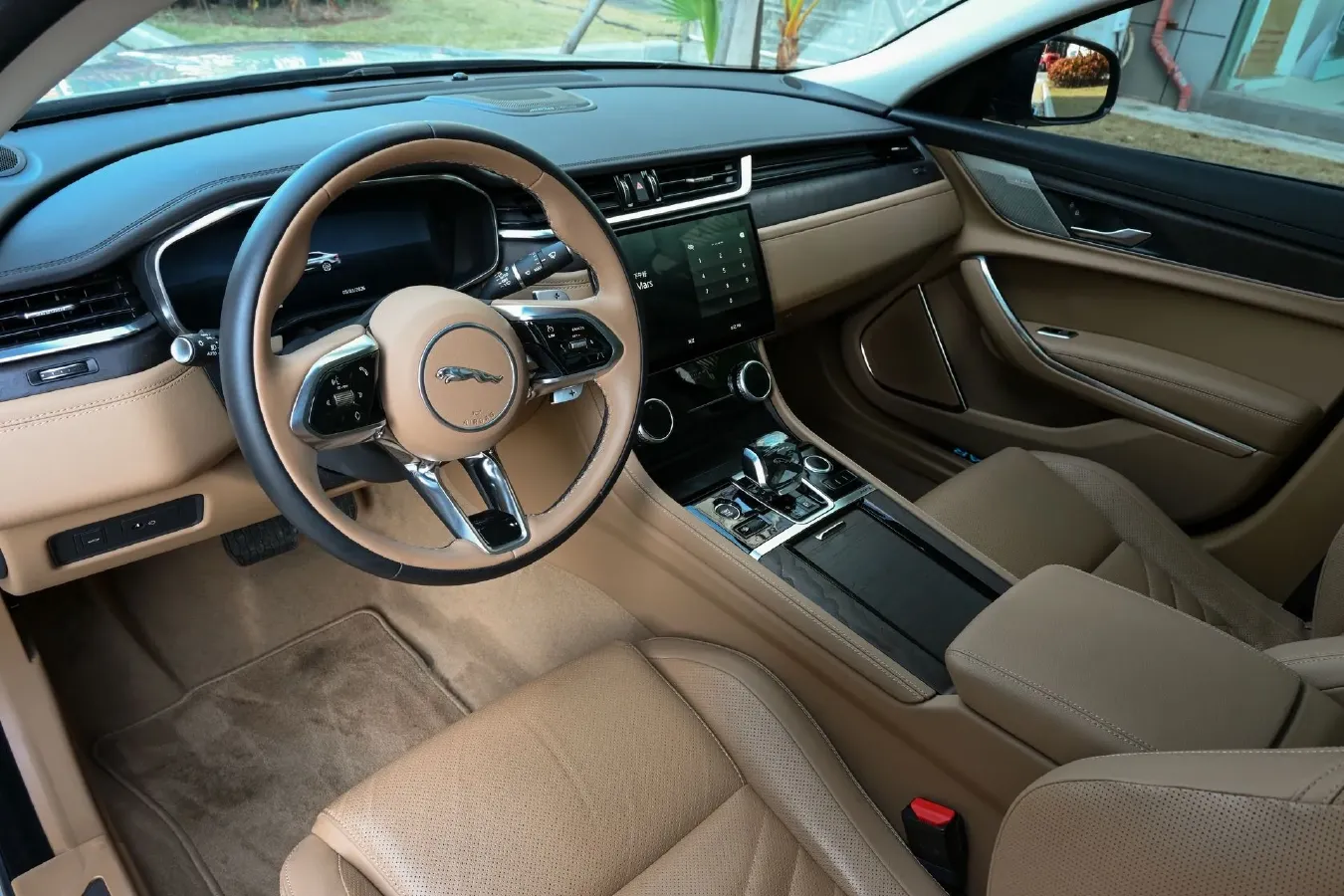 2023 Jaguar XFL 2.0T 250HP L4 8AT,autocango,china used car exporter,china ev exporter,chinese used car exporter,chinese used ev exporter