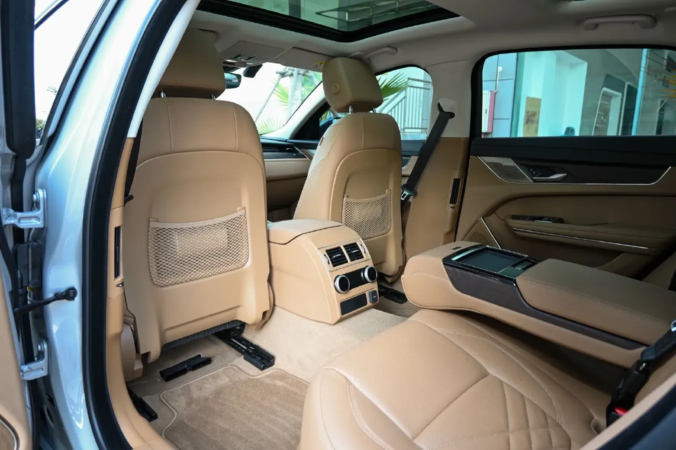 2023 Jaguar XFL 2.0T 250HP L4 8AT,autocango,china used car exporter,china ev exporter,chinese used car exporter,chinese used ev exporter