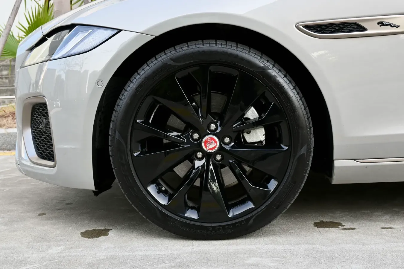 2023 Jaguar XFL 2.0T 250HP L4 8AT,autocango,china used car exporter,china ev exporter,chinese used car exporter,chinese used ev exporter