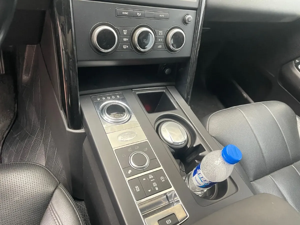 2019 Land Rover Discovery 2.0T 300HP L4 8AT,autocango,china used car exporter,china ev exporter,chinese used car exporter,chinese used ev exporter