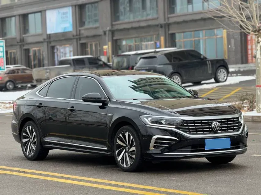 2023 Volkswagen Passat 2.0T 186HP L4 7DCT,autocango,china used car exporter,china ev exporter,chinese used car exporter,chinese used ev exporter