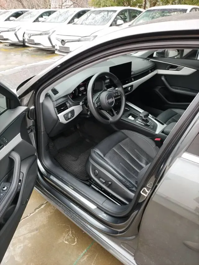 2020 Audi A4L 2.0T 190HP L4 7DCT,autocango,china used car exporter,china ev exporter,chinese used car exporter,chinese used ev exporter