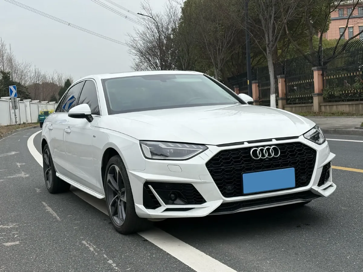 2024 Audi A4L 2.0T 190HP L4 7DCT,autocango,china used car exporter,china ev exporter,chinese used car exporter,chinese used ev exporter
