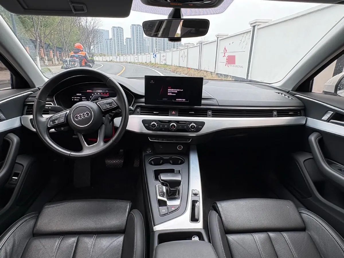 2024 Audi A4L 2.0T 190HP L4 7DCT,autocango,china used car exporter,china ev exporter,chinese used car exporter,chinese used ev exporter