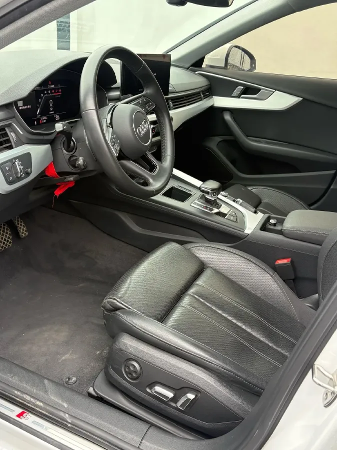 2024 Audi A4L 2.0T 190HP L4 7DCT,autocango,china used car exporter,china ev exporter,chinese used car exporter,chinese used ev exporter