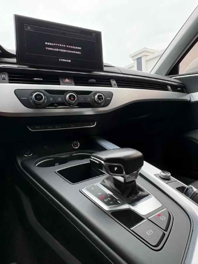 2024 Audi A4L 2.0T 190HP L4 7DCT,autocango,china used car exporter,china ev exporter,chinese used car exporter,chinese used ev exporter