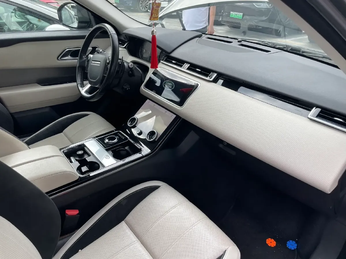 2018 Land Rover Range Rover Velar 2.0T 300HP L4 8AT,autocango,china used car exporter,china ev exporter,chinese used car exporter,chinese used ev exporter