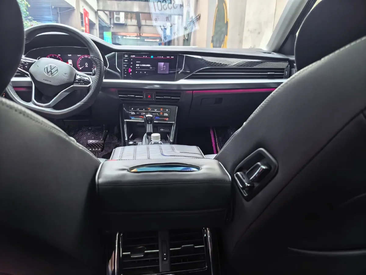 2023 Volkswagen Passat 2.0T 186HP L4 7DCT,autocango,china used car exporter,china ev exporter,chinese used car exporter,chinese used ev exporter