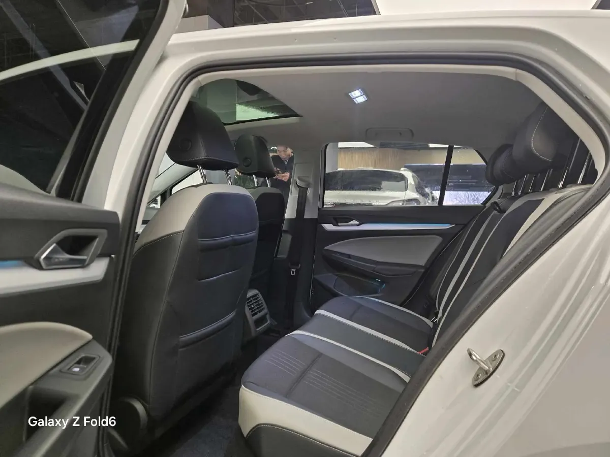 2023 Volkswagen Golf 1.4T 150HP L4 7DCT,autocango,china used car exporter,china ev exporter,chinese used car exporter,chinese used ev exporter