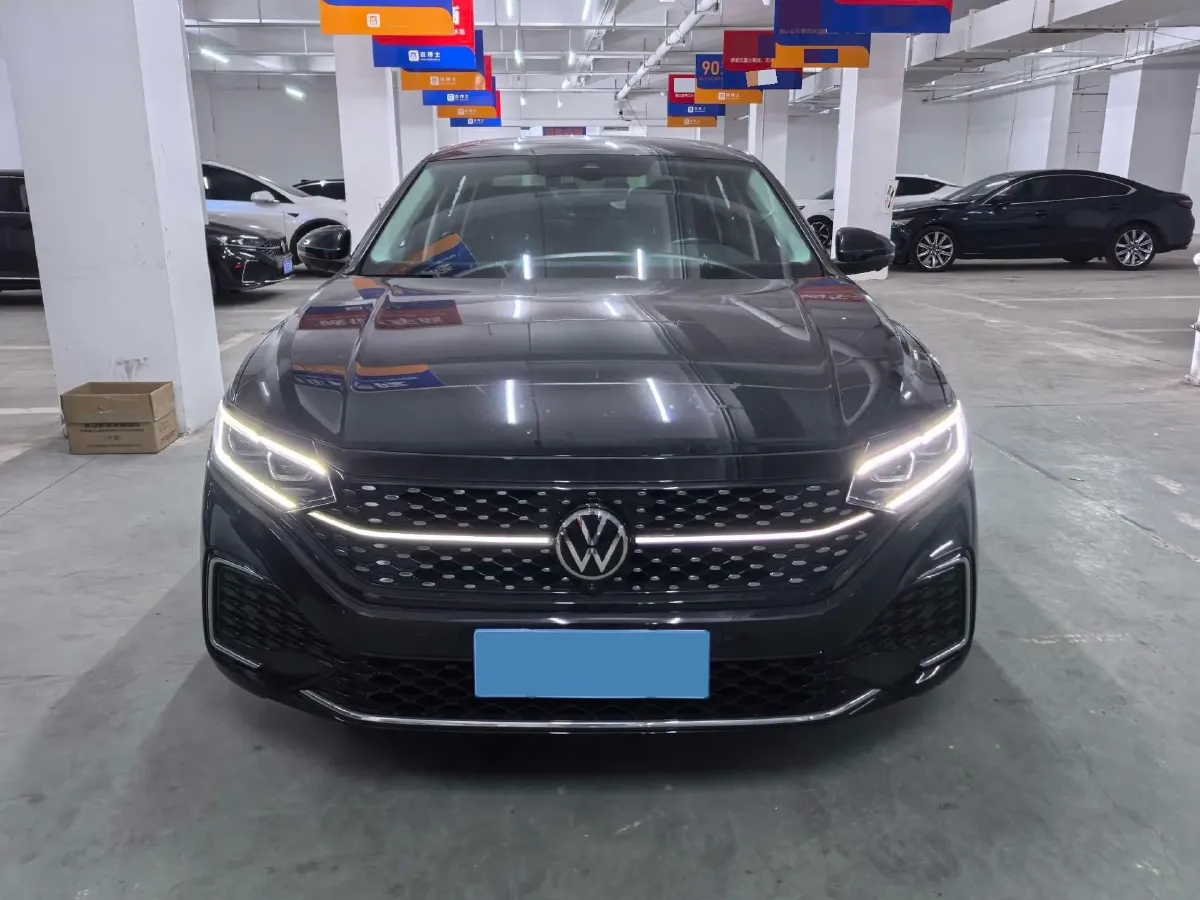 2024 Volkswagen Passat 2.0T 220HP L4 7DCT,autocango,china used car exporter,china ev exporter,chinese used car exporter,chinese used ev exporter