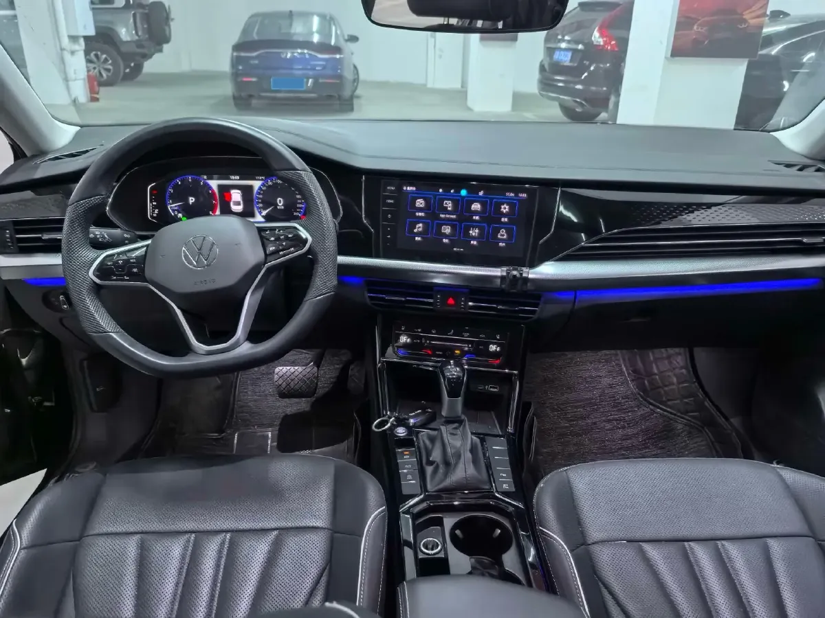 2024 Volkswagen Passat 2.0T 220HP L4 7DCT,autocango,china used car exporter,china ev exporter,chinese used car exporter,chinese used ev exporter