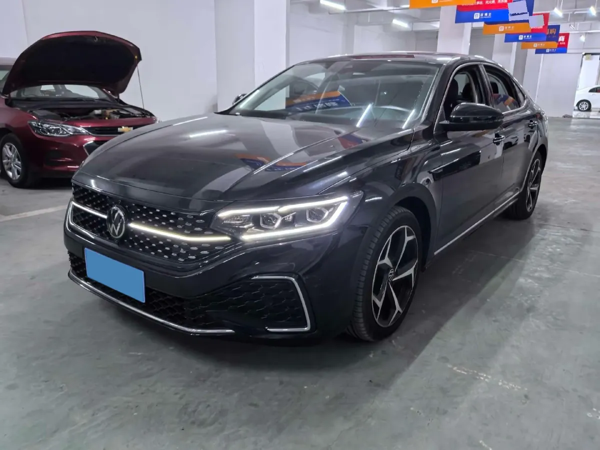 2024 Volkswagen Passat 2.0T 220HP L4 7DCT,autocango,china used car exporter,china ev exporter,chinese used car exporter,chinese used ev exporter
