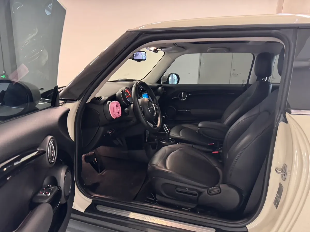 2020 MINI MINI 1.5T 102HP L3 7DCT,autocango,china used car exporter,china ev exporter,chinese used car exporter,chinese used ev exporter