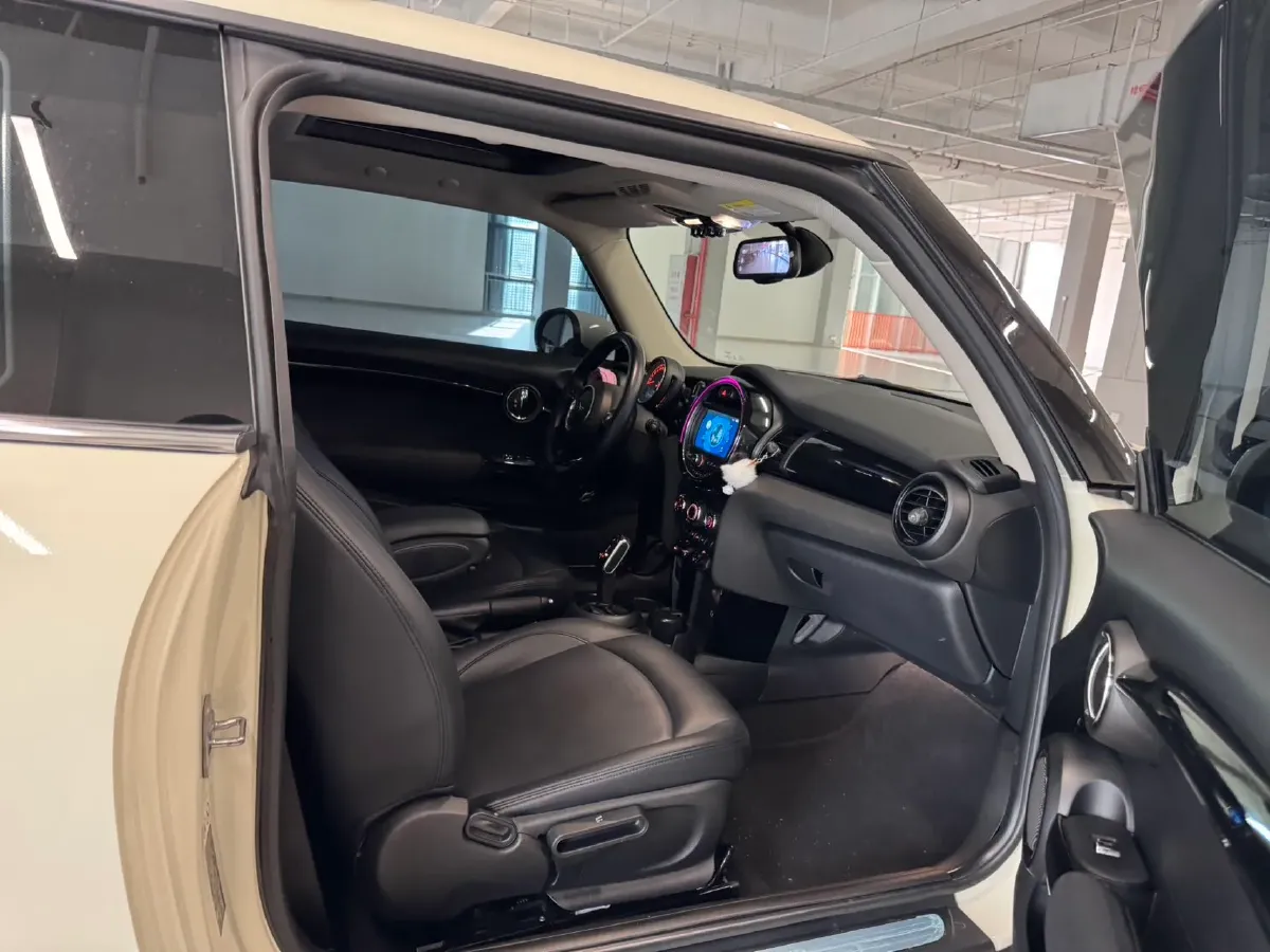 2020 MINI MINI 1.5T 102HP L3 7DCT,autocango,china used car exporter,china ev exporter,chinese used car exporter,chinese used ev exporter