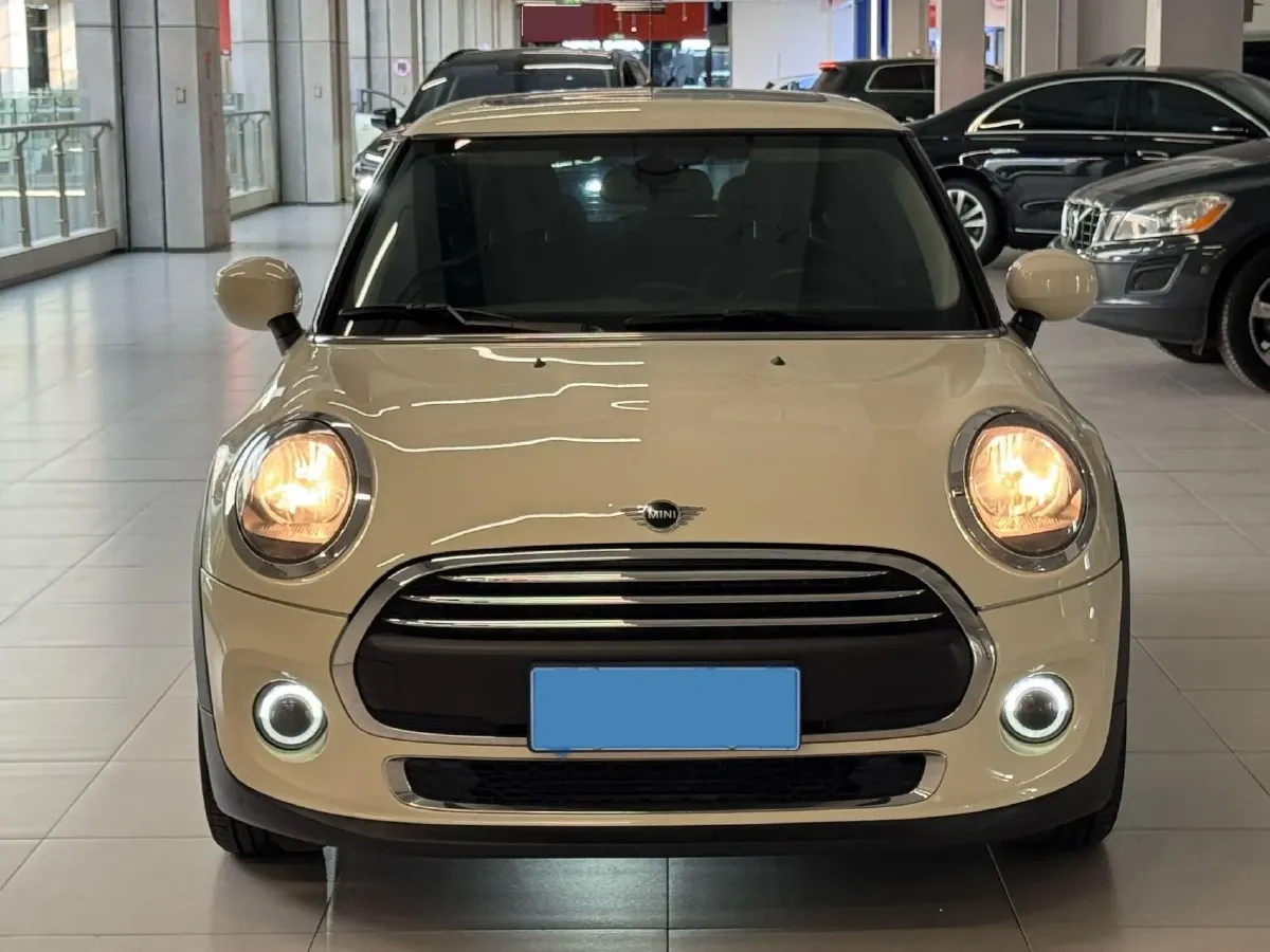 2020 MINI MINI 1.5T 102HP L3 7DCT,autocango,china used car exporter,china ev exporter,chinese used car exporter,chinese used ev exporter