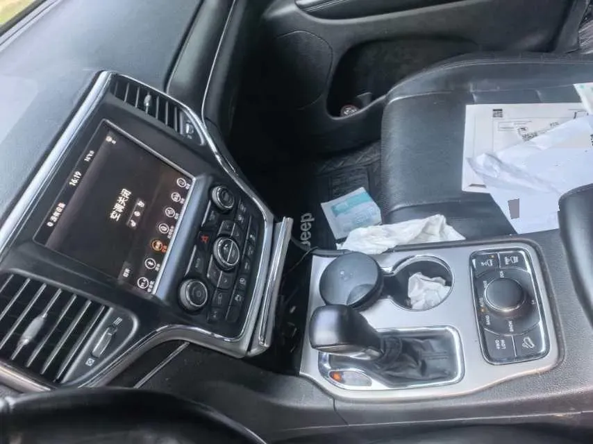 2017 Jeep Grand Cherokee 3.0L 234HP V6 8AT,autocango,china used car exporter,china ev exporter,chinese used car exporter,chinese used ev exporter