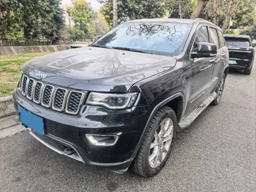 2017 Jeep Grand Cherokee 3.0L 234HP V6 8AT,autocango,china used car exporter,china ev exporter,chinese used car exporter,chinese used ev exporter