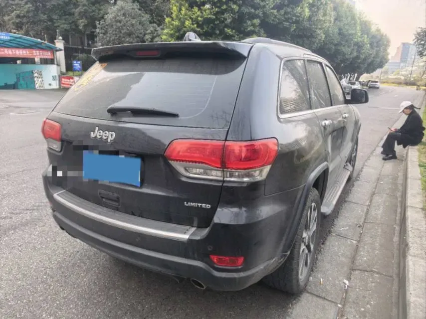 2017 Jeep Grand Cherokee 3.0L 234HP V6 8AT,autocango,china used car exporter,china ev exporter,chinese used car exporter,chinese used ev exporter