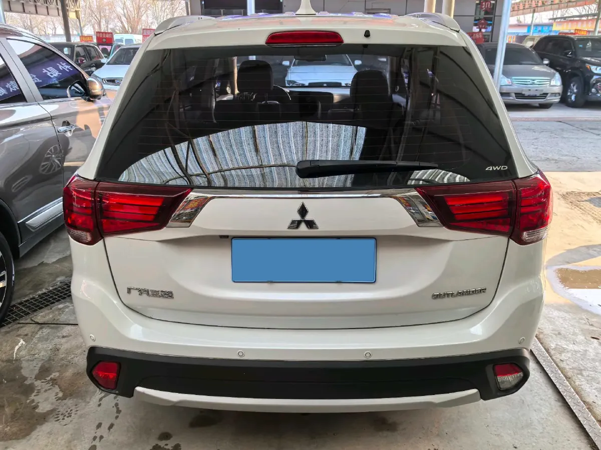 2018 Mitsubishi Outlander 2.4L 192HP L4 CVT,autocango,china used car exporter,china ev exporter,chinese used car exporter,chinese used ev exporter