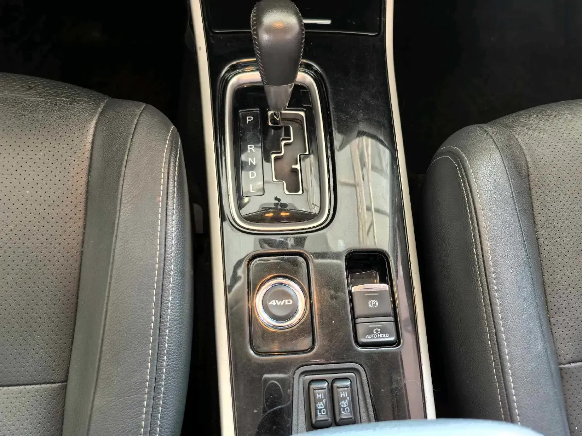 2018 Mitsubishi Outlander 2.4L 192HP L4 CVT,autocango,china used car exporter,china ev exporter,chinese used car exporter,chinese used ev exporter