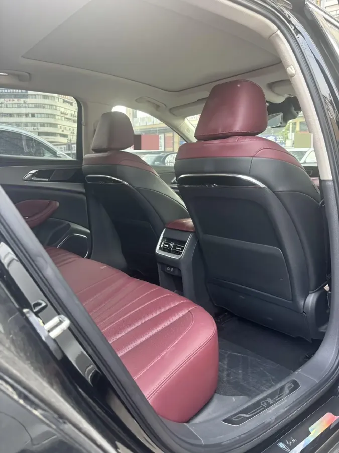 2024 HongQi H5 2.0T 224HP L4 8AT,autocango,china used car exporter,china ev exporter,chinese used car exporter,chinese used ev exporter