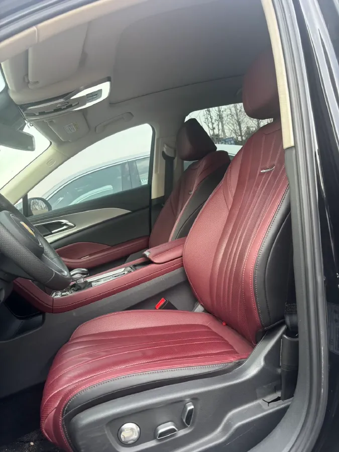 2024 HongQi H5 2.0T 224HP L4 8AT,autocango,china used car exporter,china ev exporter,chinese used car exporter,chinese used ev exporter